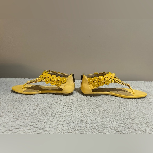 KENNETH COLE REACTION - Lemon Shine Through Sandal - NWOT - Picture 4 of 8